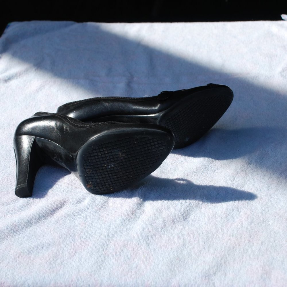 Cole Haan - Picture 3 of 4